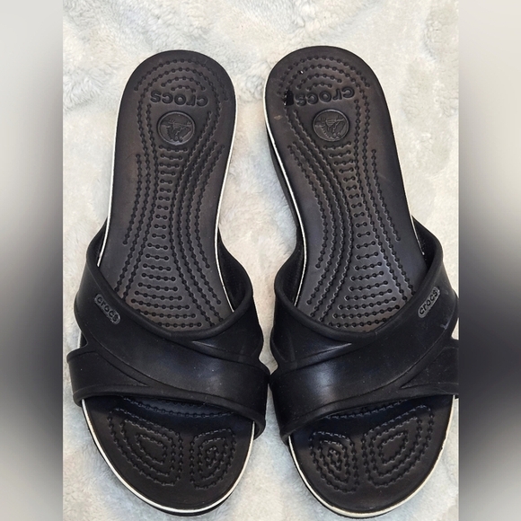 Women's Crocs Crisscross Wedge Slides, Size 9 - Picture 1 of 3